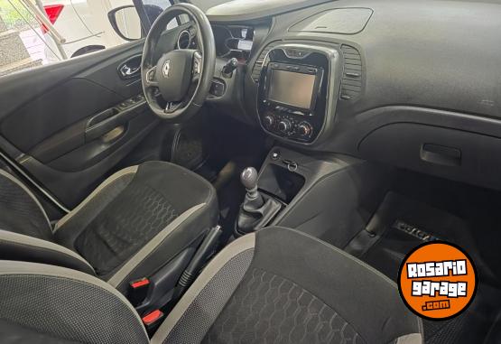 Autos - Renault Captur zen 2017 Nafta 117000Km - En Venta