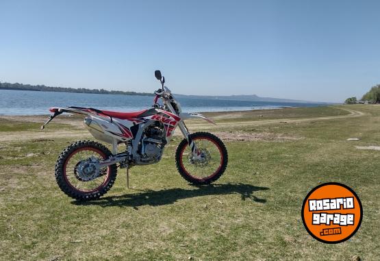 Motos - RVM CZ 250  T 2024 Nafta 580Km - En Venta