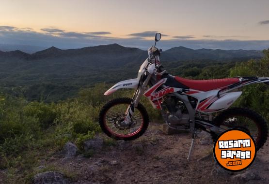 Motos - RVM CZ 250  T 2024 Nafta 580Km - En Venta