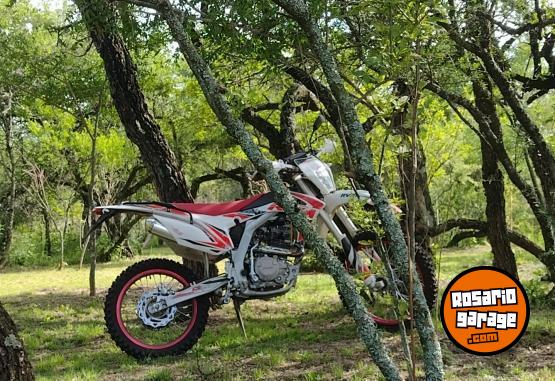 Motos - RVM CZ 250  T 2024 Nafta 580Km - En Venta