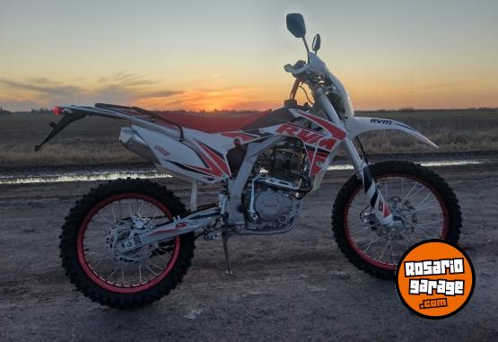 Motos - RVM CZ 250  T 2024 Nafta 580Km - En Venta