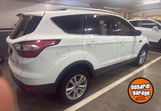 Camionetas - Ford KUGA 2.0 SEL 2017 Nafta 110933Km - En Venta