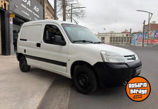 Utilitarios - Peugeot Partner 2018 GNC 130000Km - En Venta