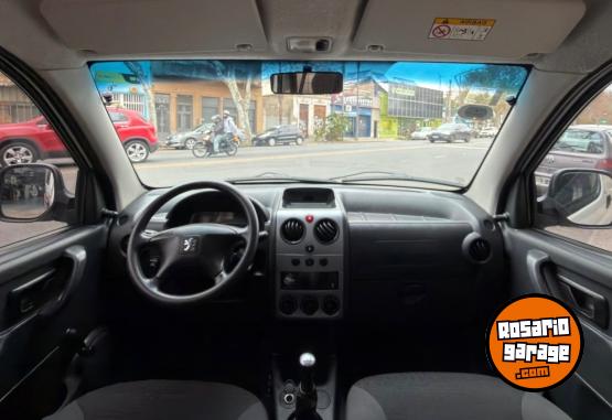 Utilitarios - Peugeot Partner 2018 GNC 130000Km - En Venta