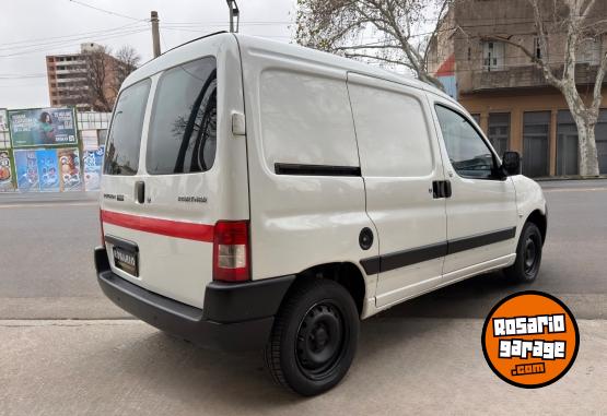 Utilitarios - Peugeot Partner 2018 GNC 130000Km - En Venta
