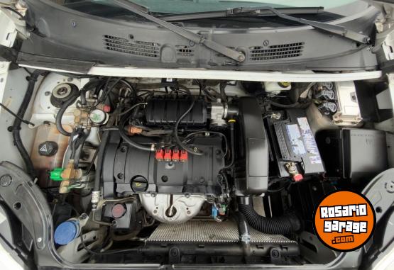 Utilitarios - Peugeot Partner 2018 GNC 130000Km - En Venta