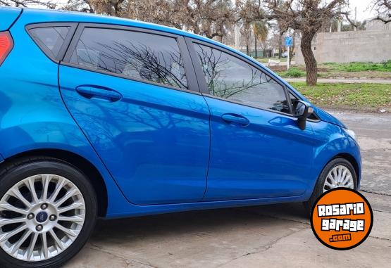 Autos - Ford Fiesta 1.6 16 v mt 2015 Nafta 124000Km - En Venta