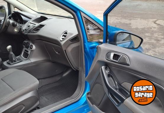 Autos - Ford Fiesta 1.6 16 v mt 2015 Nafta 124000Km - En Venta