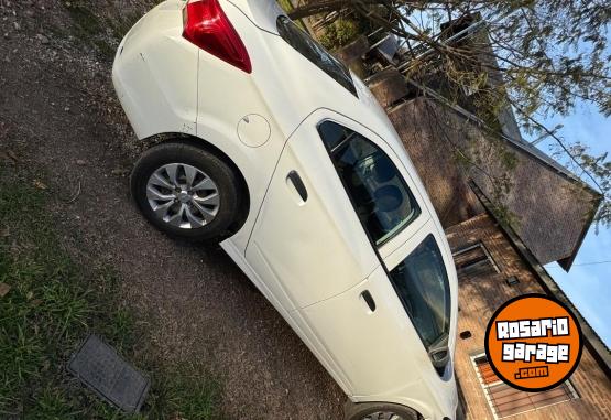 Autos - Chevrolet Primsa 2017 GNC 150000Km - En Venta