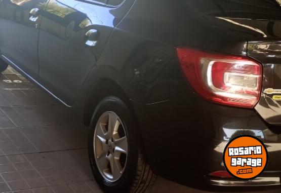 Autos - Renault Logan privileg 2016 GNC 128000Km - En Venta