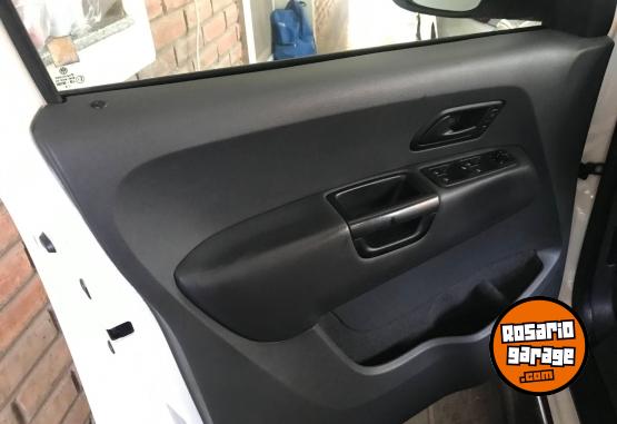 Camionetas - Volkswagen Amarok Dark label 2015 Diesel 200000Km - En Venta
