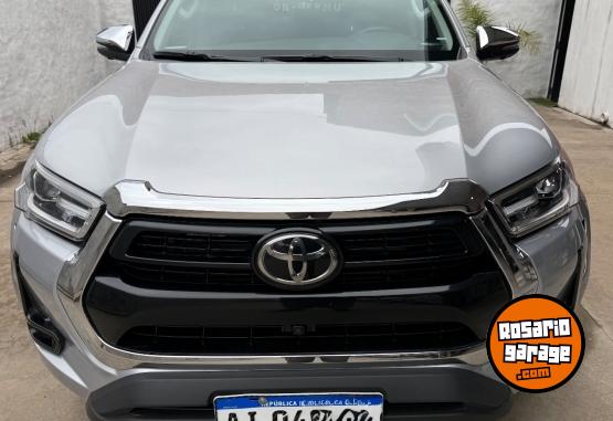 Camionetas - Toyota Hilux srx 2026 Diesel 14000Km - En Venta