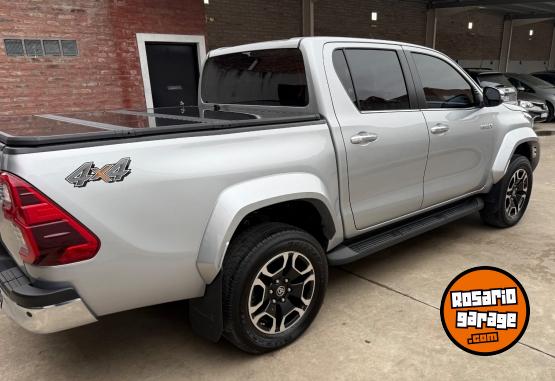 Camionetas - Toyota Hilux srx 2026 Diesel 14000Km - En Venta