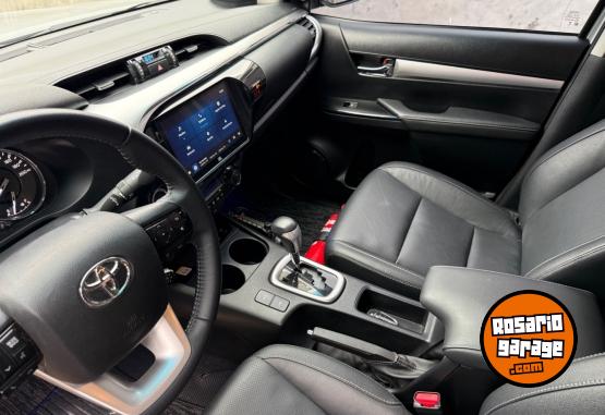 Camionetas - Toyota Hilux srx 2026 Diesel 14000Km - En Venta