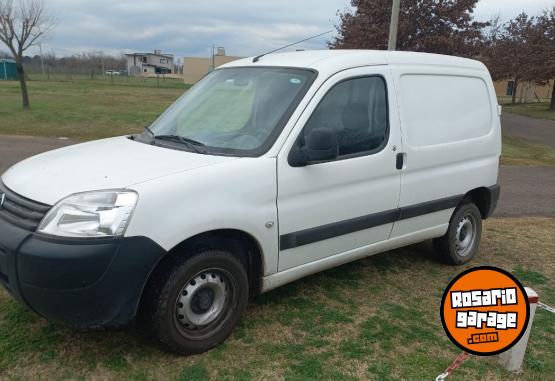 Utilitarios - Citroen Berlingo 2023 Nafta 85000Km - En Venta