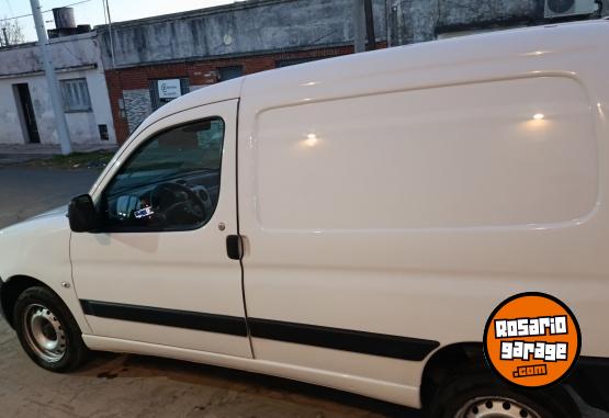 Utilitarios - Citroen Berlingo 2023 Nafta 85000Km - En Venta