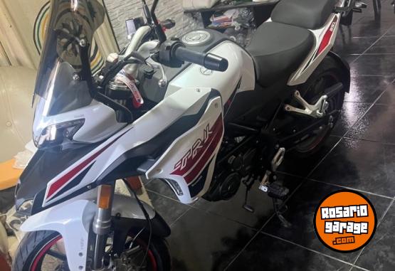 Motos - Benelli TRK251 2025 Nafta 5900Km - En Venta