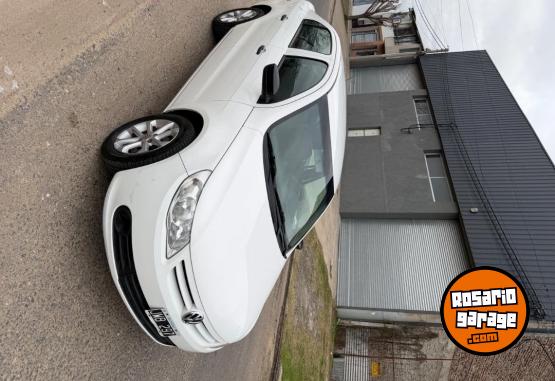 Autos - Volkswagen Voyague confortline 2011 Nafta 210000Km - En Venta