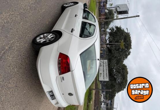 Autos - Volkswagen Voyague confortline 2011 Nafta 210000Km - En Venta