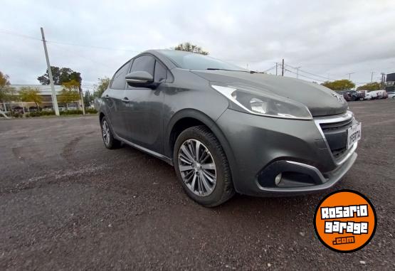 Autos - Peugeot 208 ALLURE 2017 Nafta 162000Km - En Venta