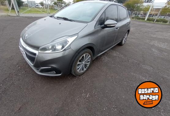 Autos - Peugeot 208 ALLURE 2017 Nafta 162000Km - En Venta