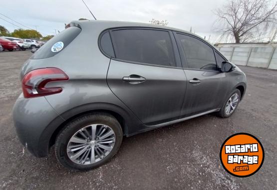 Autos - Peugeot 208 ALLURE 2017 Nafta 162000Km - En Venta