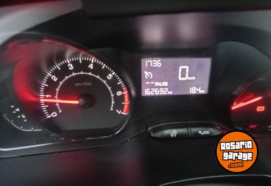 Autos - Peugeot 208 ALLURE 2017 Nafta 162000Km - En Venta