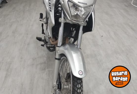 Motos - Honda Honda falcón 400cc 2015 Nafta 111111Km - En Venta
