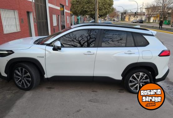 Camionetas - Toyota Corona cross xei EV 2022 Electrico / Hibrido 57600Km - En Venta