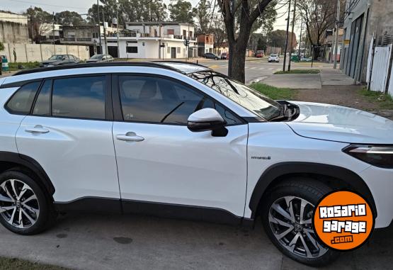 Camionetas - Toyota Corona cross xei EV 2022 Electrico / Hibrido 57600Km - En Venta