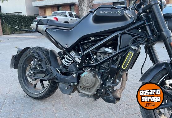 Motos - Husqvarna Svartpilen 2023 Nafta 15900Km - En Venta
