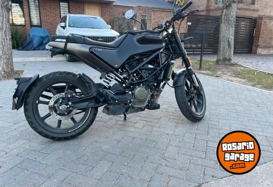 Motos - Husqvarna Svartpilen 2023 Nafta 15900Km - En Venta