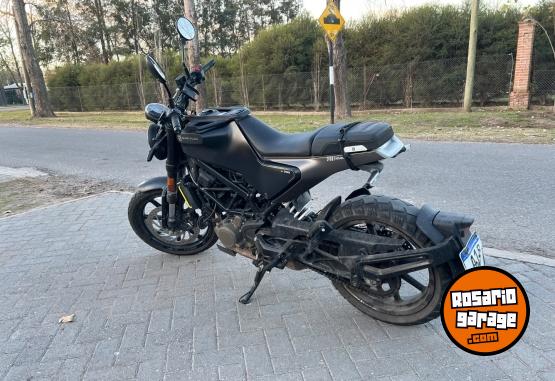 Motos - Husqvarna Svartpilen 2023 Nafta 15900Km - En Venta