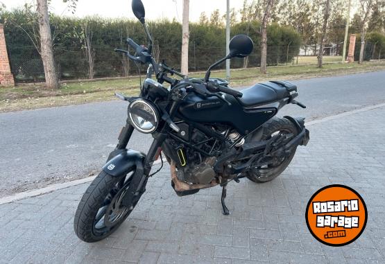 Motos - Husqvarna Svartpilen 2023 Nafta 15900Km - En Venta