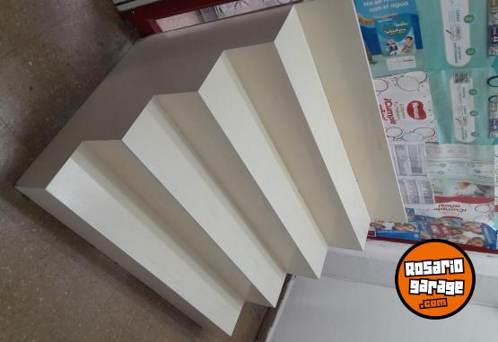 Hogar - Mueble exhibidor escalonado - En Venta
