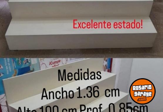 Hogar - Mueble exhibidor escalonado - En Venta