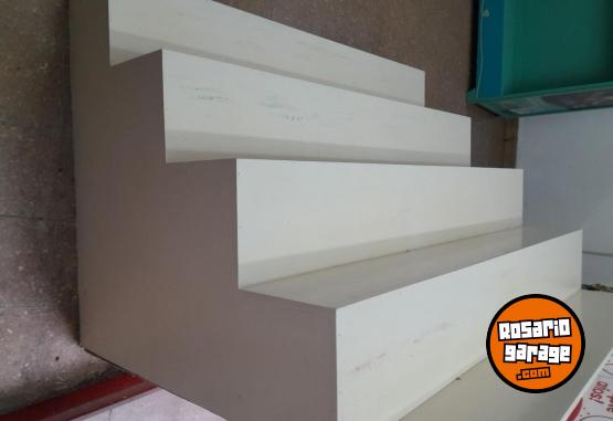 Hogar - Mueble exhibidor escalonado - En Venta