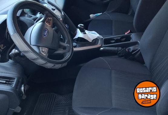 Autos - Ford Focus 1.6 S 2016 Nafta 82000Km - En Venta