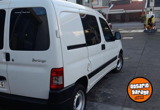 Utilitarios - Citroen Berlingo hdi mixto 2021 Diesel 95000Km - En Venta