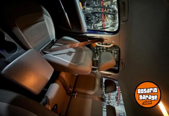 Camionetas - Volkswagen Amarok dc 2.0 comfort 4x2 2021 Diesel 180000Km - En Venta