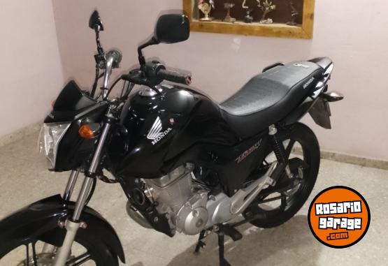 Motos - Honda New titan 2015 Nafta 60000Km - En Venta