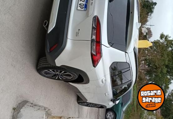 Autos - Toyota COROLLA CROSS SEG HIV 2024 Nafta 27000Km - En Venta