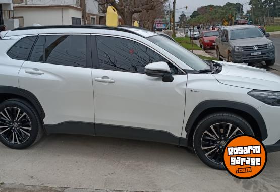 Autos - Toyota COROLLA CROSS SEG HIV 2024 Nafta 27000Km - En Venta