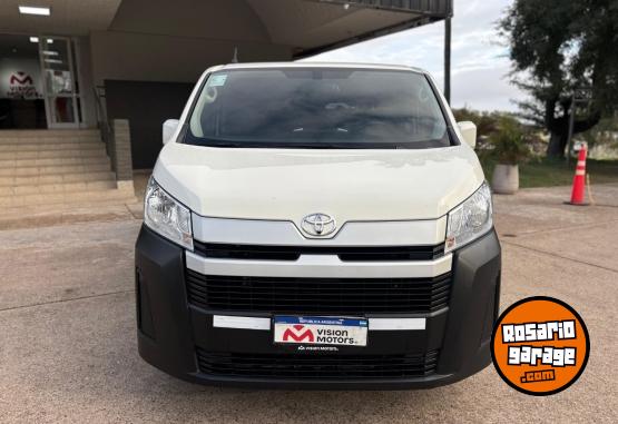 Utilitarios - Toyota HIACE L1H1 2.8 TDI AT 2023 Diesel 85000Km - En Venta