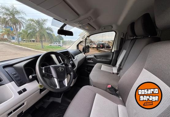 Utilitarios - Toyota HIACE L1H1 2.8 TDI AT 2023 Diesel 85000Km - En Venta