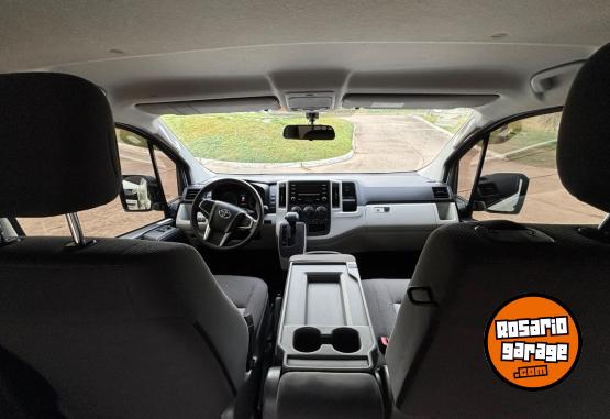Utilitarios - Toyota HIACE L1H1 2.8 TDI AT 2023 Diesel 85000Km - En Venta