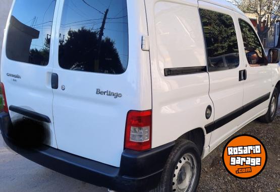 Utilitarios - Citroen Berlingo partner kangoo 2015 Nafta 11111Km - En Venta