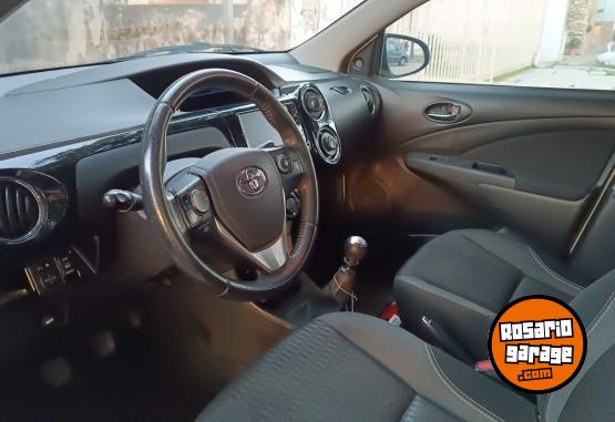 Autos - Toyota Etios xls 2016 GNC 130000Km - En Venta