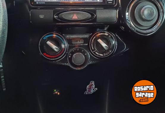 Autos - Toyota Etios xls 2016 GNC 130000Km - En Venta