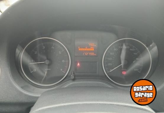 Autos - Peugeot 301 2017 Nafta 171000Km - En Venta